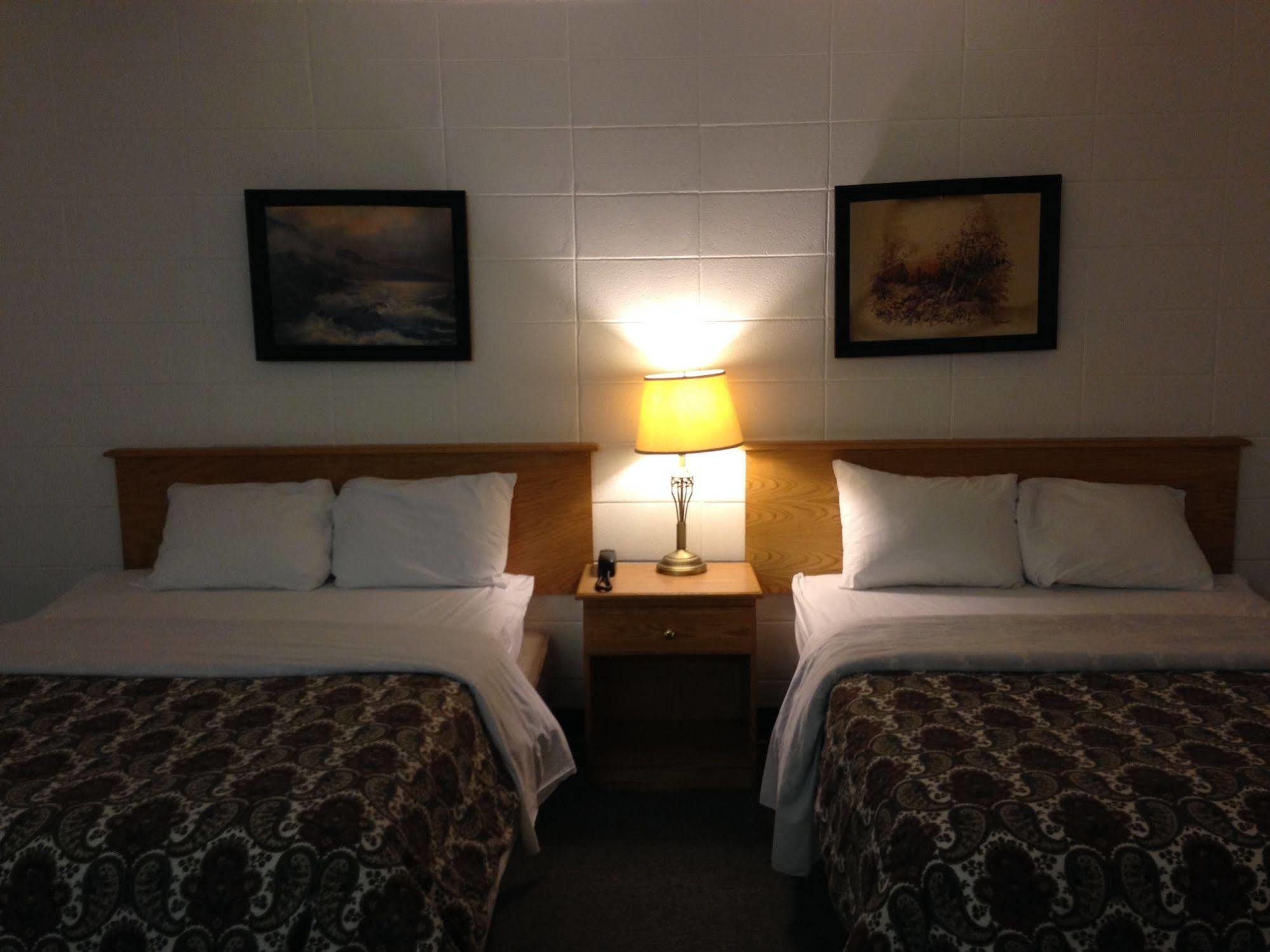 Silver Crest Lodge Grande Prairie Bagian luar foto