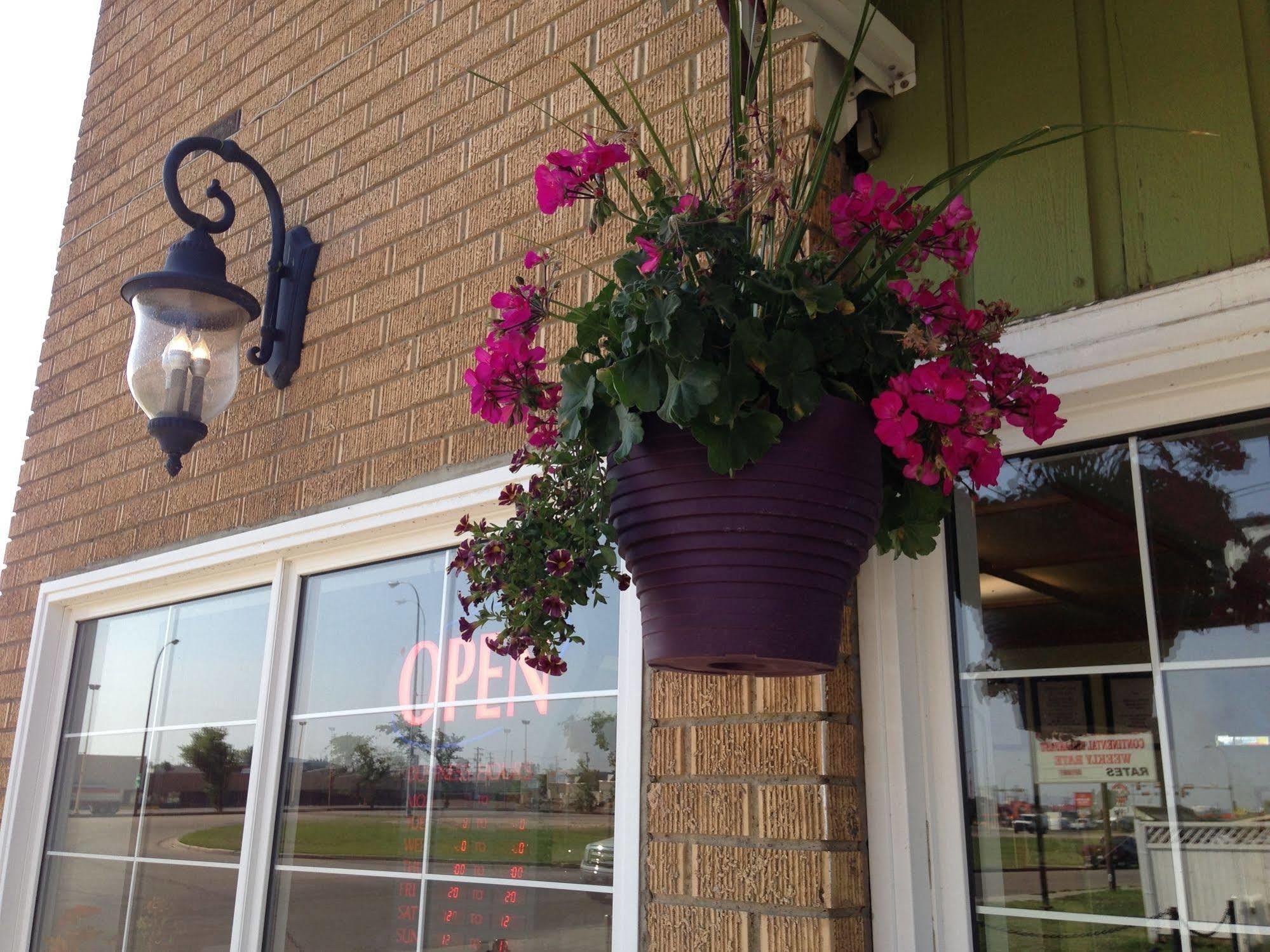 Silver Crest Lodge Grande Prairie Bagian luar foto