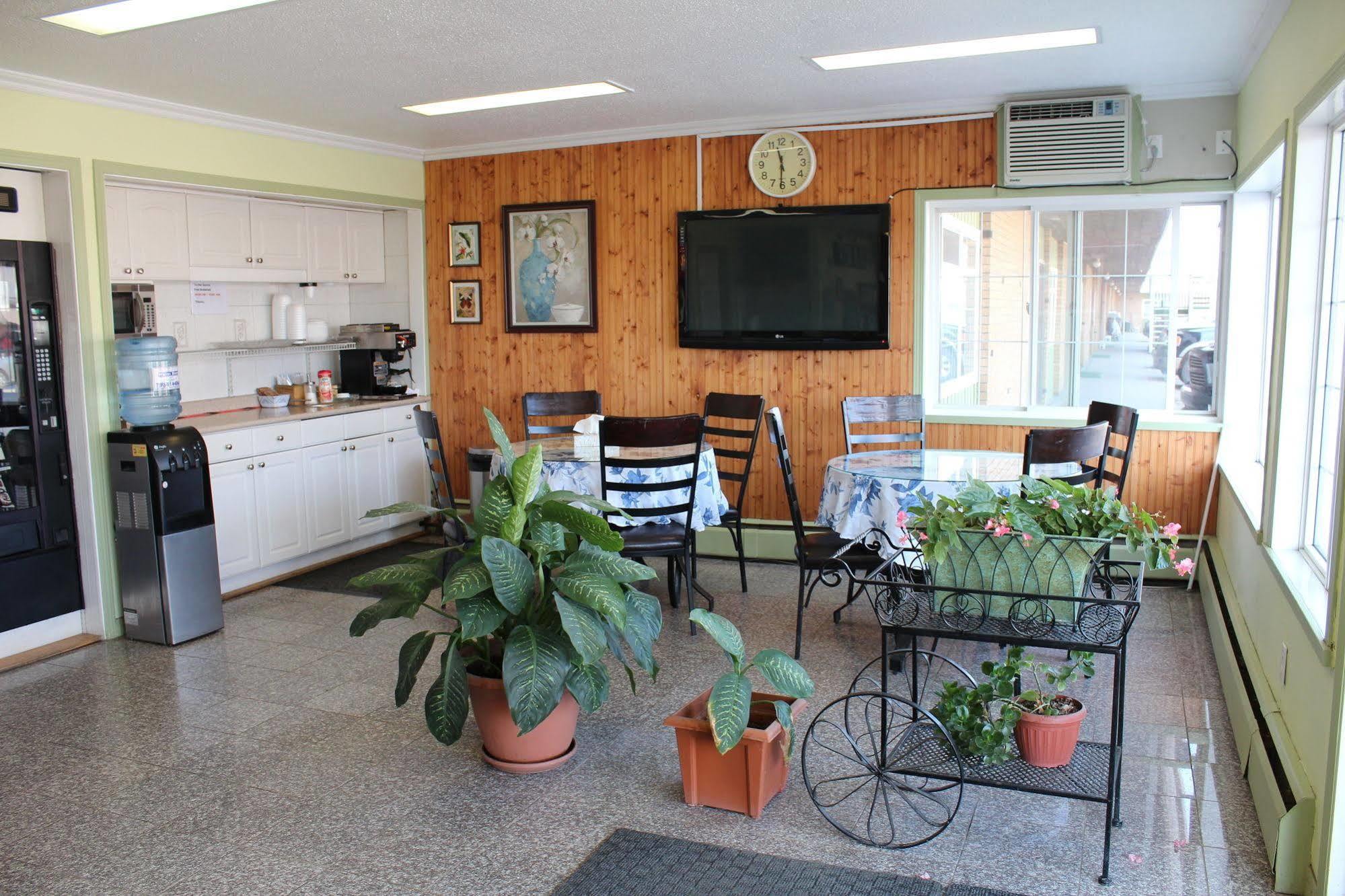 Silver Crest Lodge Grande Prairie Bagian luar foto