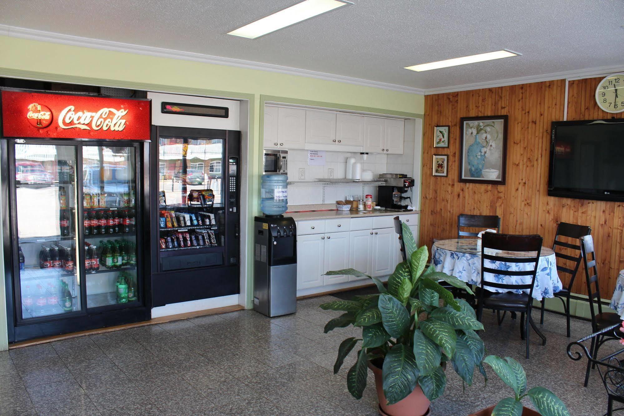 Silver Crest Lodge Grande Prairie Bagian luar foto